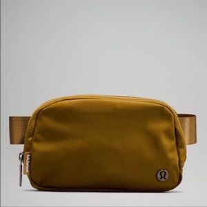 Lululemon Everywhere Belt Bag